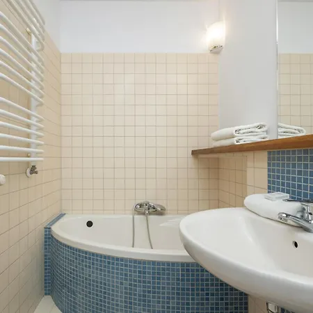 Beautiful In For 4 People By Rent Like Apartment *